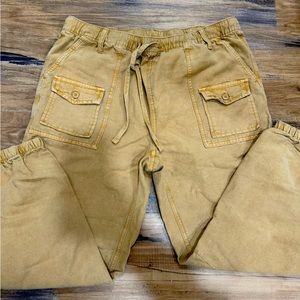 Aerie Cargos